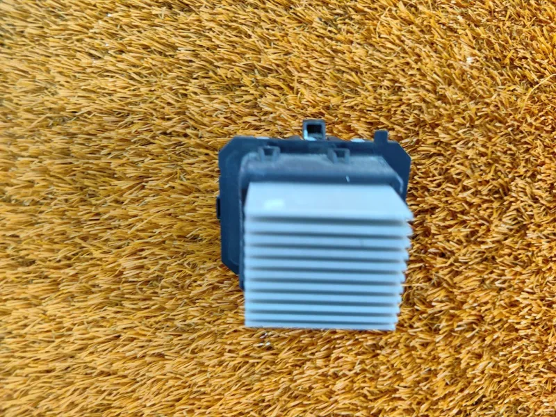 Резистор отопителя