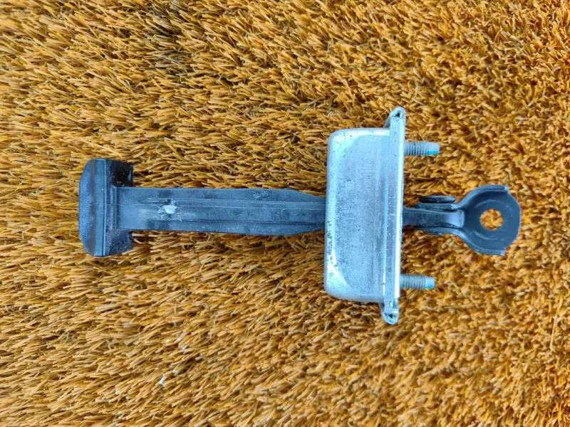 Ограничитель двери