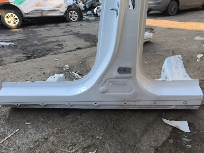 Порог с центральной стойкой