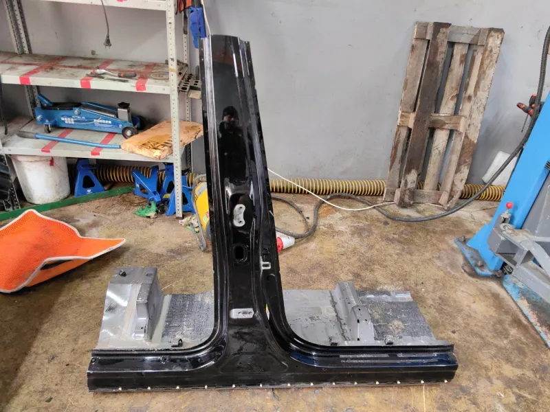 Порог с центральной стойкой