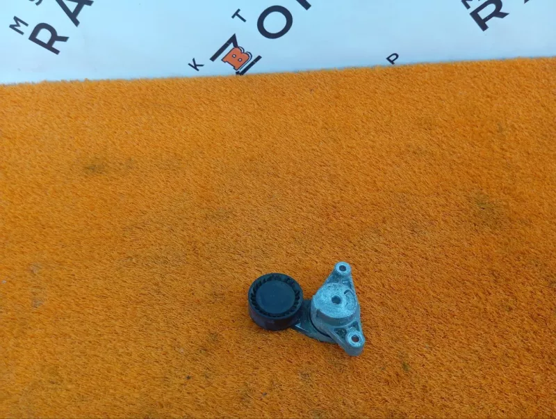 Ролик натяжной навесного оборудования