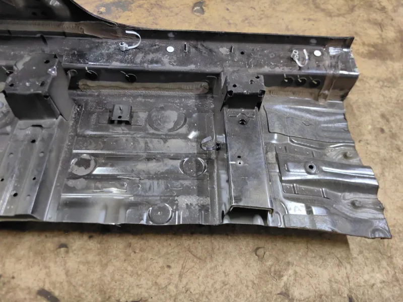 Порог с центральной стойкой