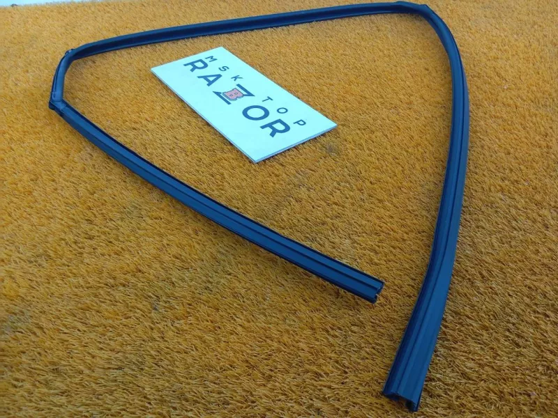 Уплотнитель стекла двери