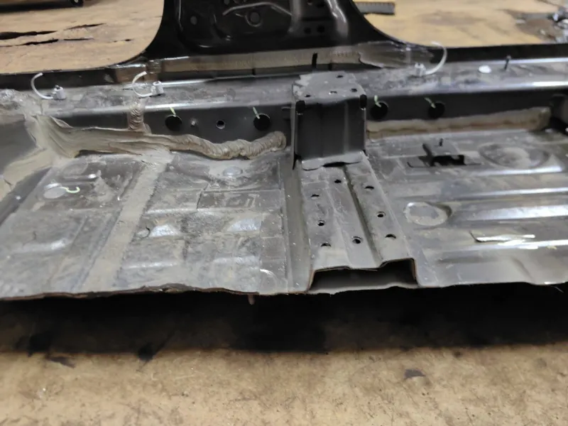 Порог с центральной стойкой