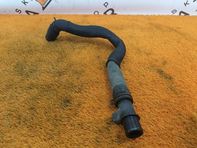 Патрубок радиатора