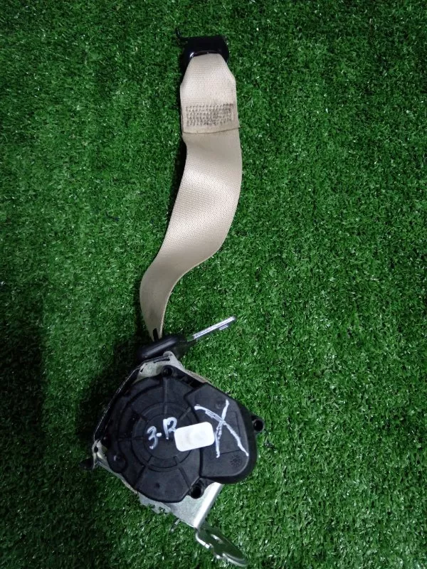 Ремень безопасности