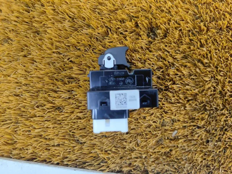 Кнопка стеклоподъемника