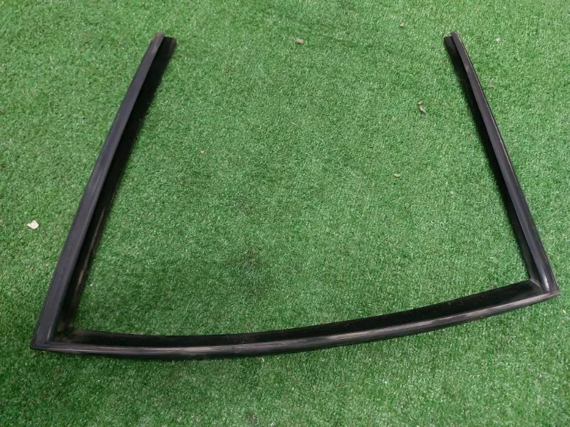 Уплотнитель стекла двери