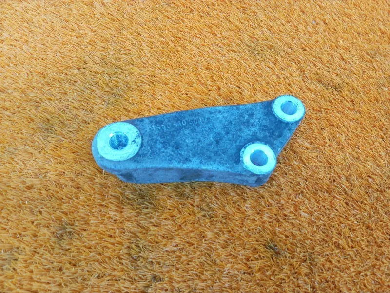 Кронштейн редуктора