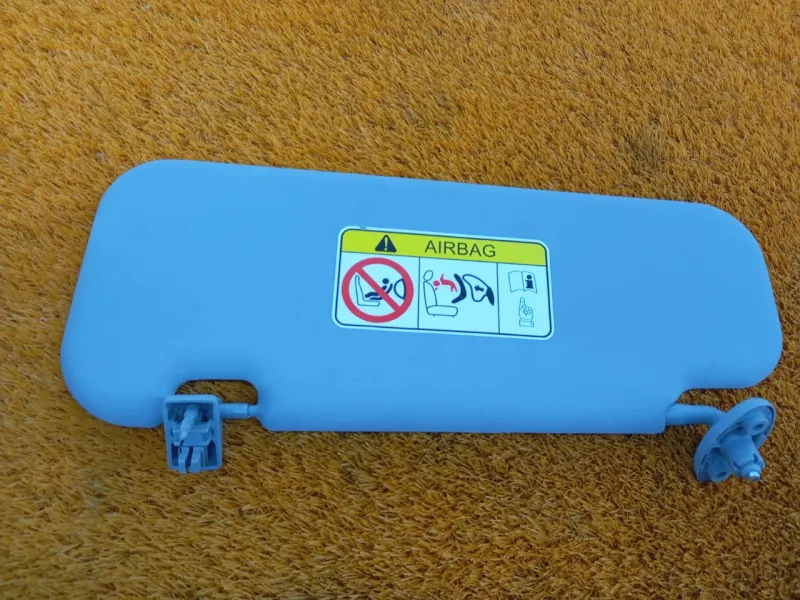 Козырек солнцезащитный