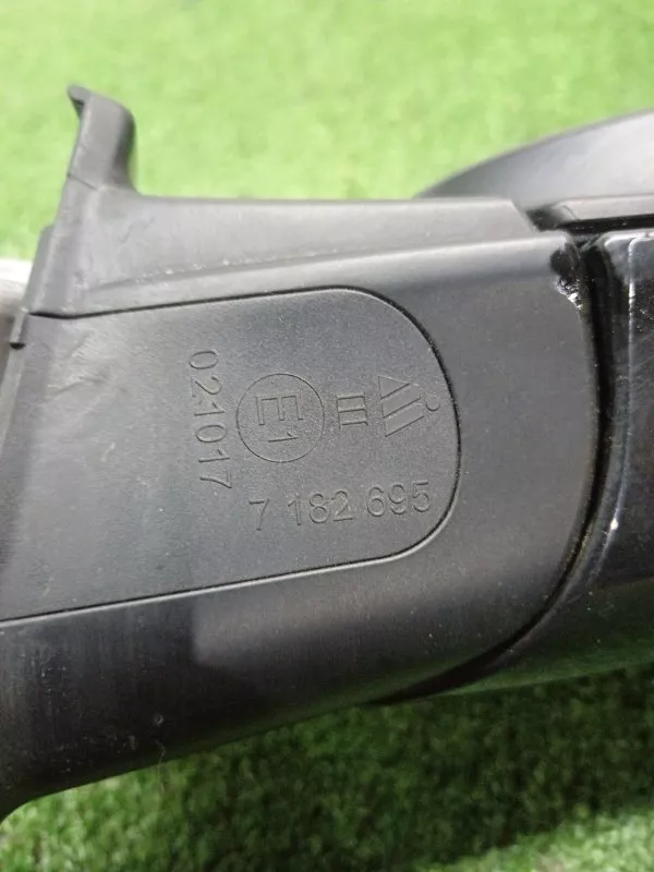 Зеркало боковое