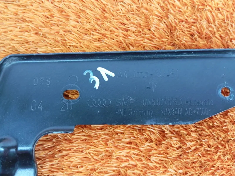 Кронштейн заднего бампера