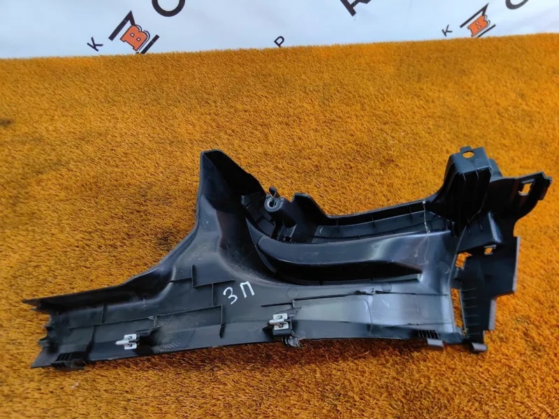 Накладка на порог салона