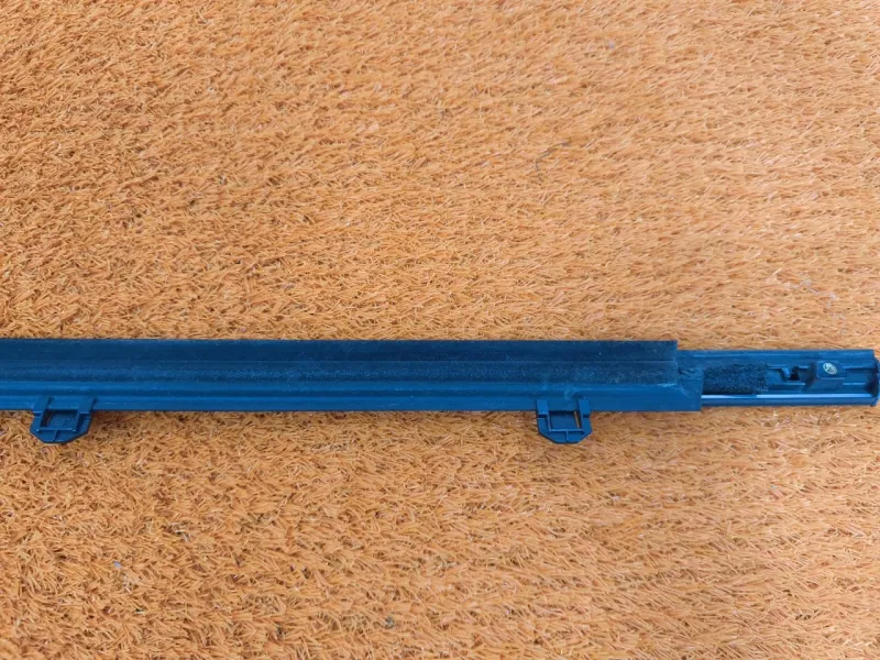 Молдинг стекла