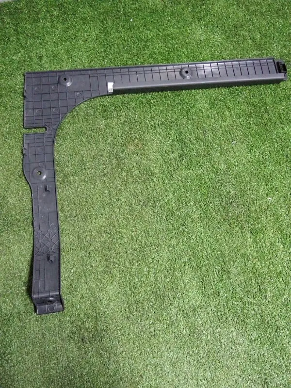 Накладка крышки багажника