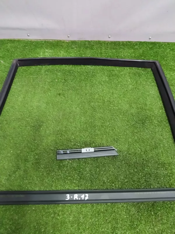 Уплотнитель стекла двери