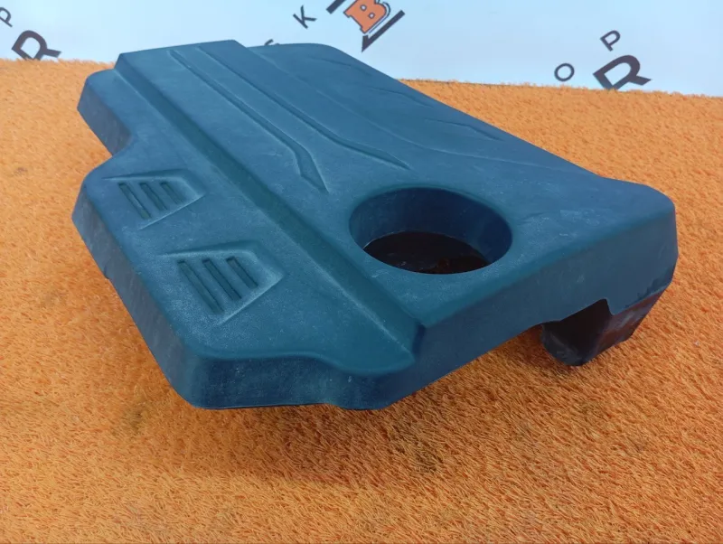 Декоративная крышка двигателя