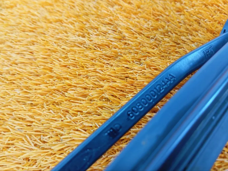 поводок стеклоочистителя