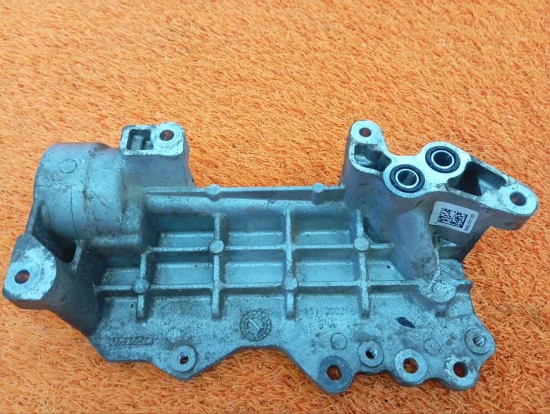 Кронштейн масляного фильтра