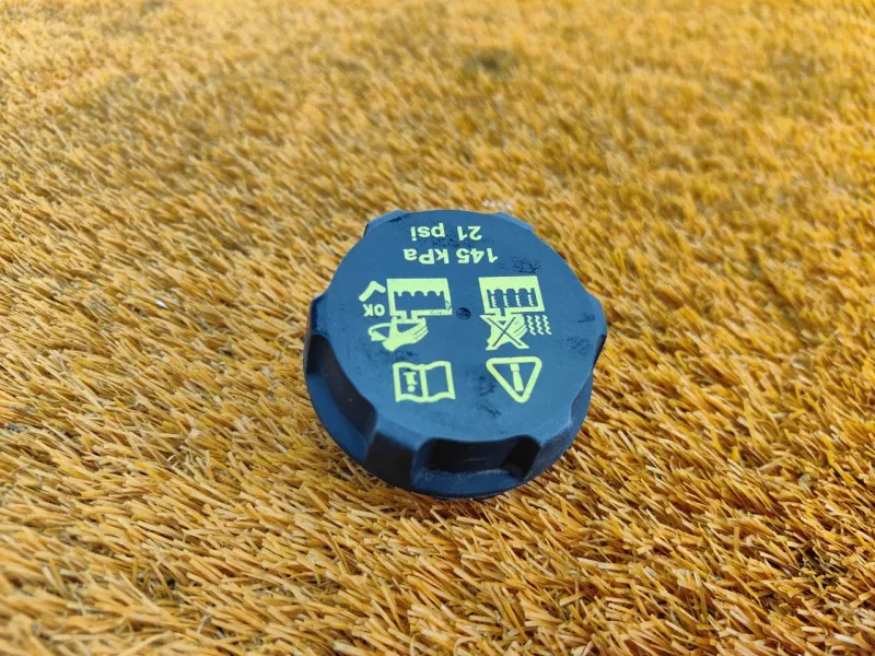 Крышка расширительного бачка