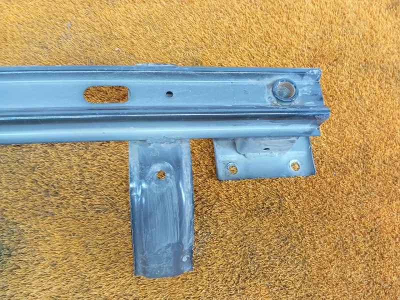 Усилитель бампера