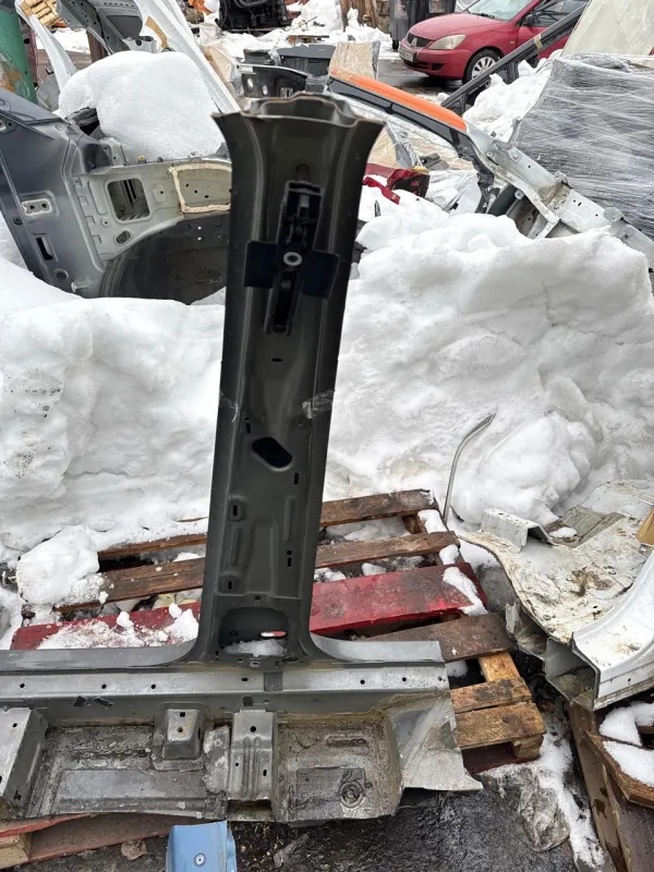 Порог с центральной стойкой