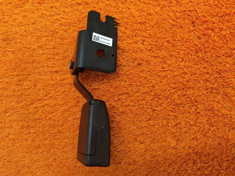 Ответная часть ремня безопасности