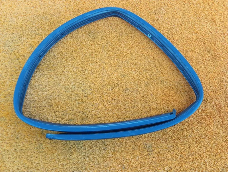 Уплотнительная резинка порога