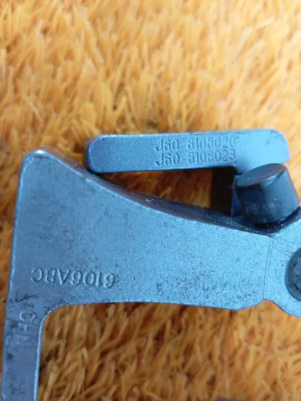 Петля двери