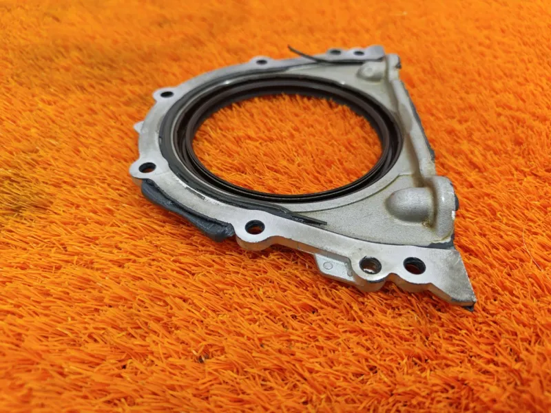 Крышка коленвала