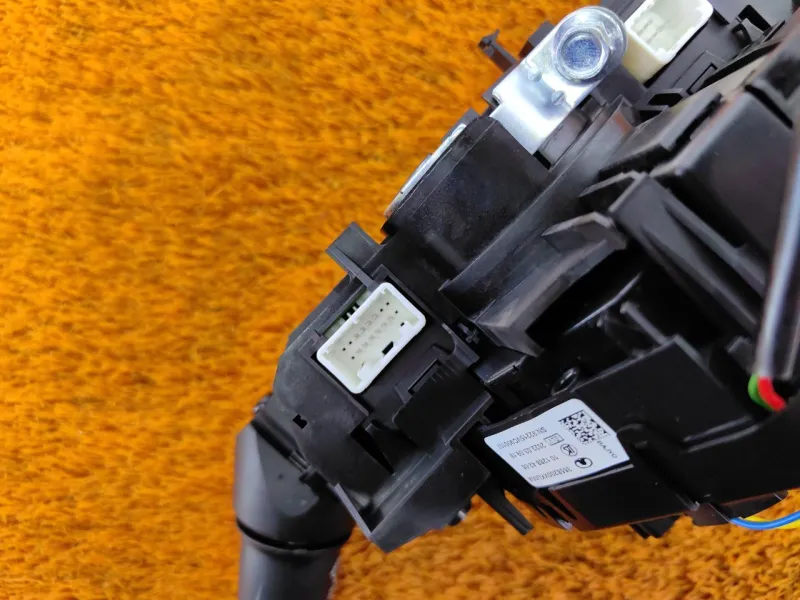 Подрулевой переключатель