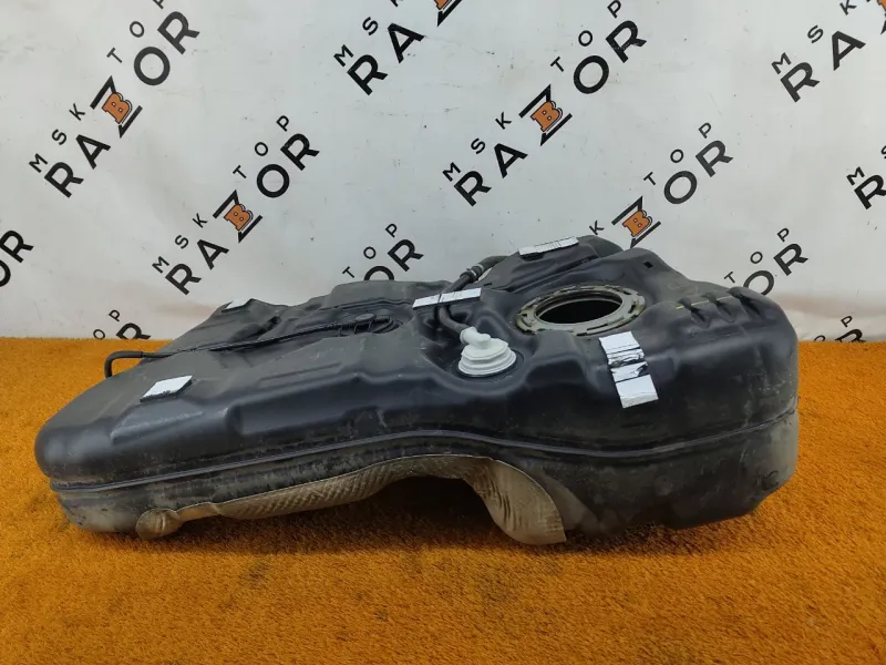 Бак топливный