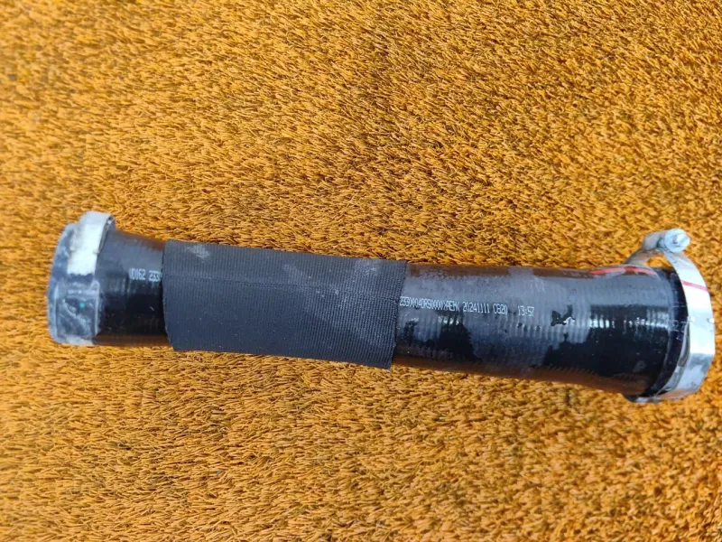 Патрубок интеркулера