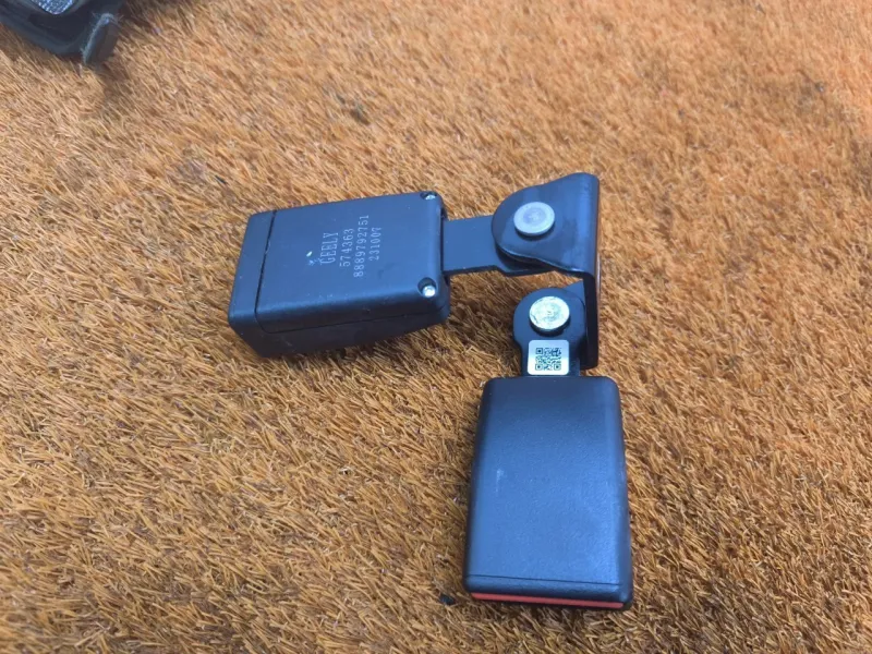 Ответная часть ремня безопасности