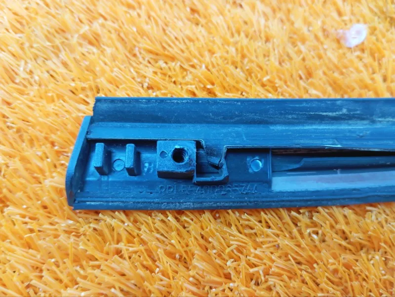 Молдинг стекла