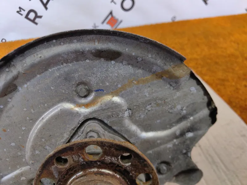 Кулак поворотный