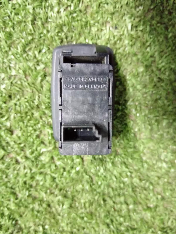 Кнопка стеклоподъемника