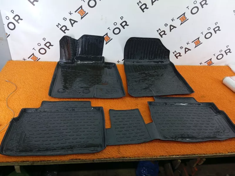 Коврик салона