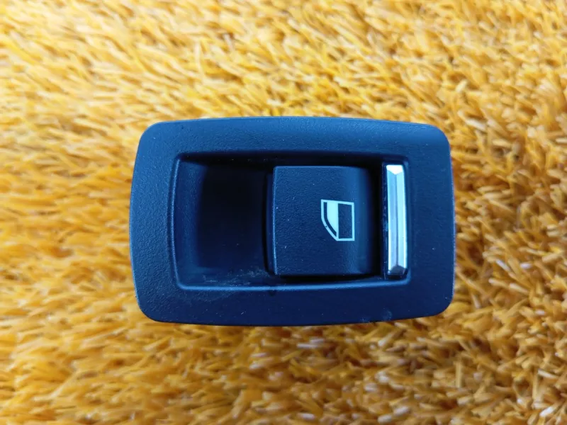 Кнопка стеклоподъемника