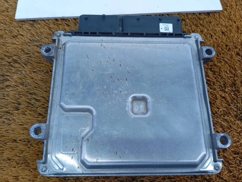 Блок управления двигателем