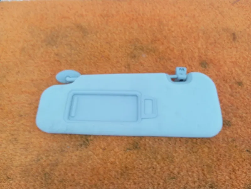 Козырек солнцезащитный