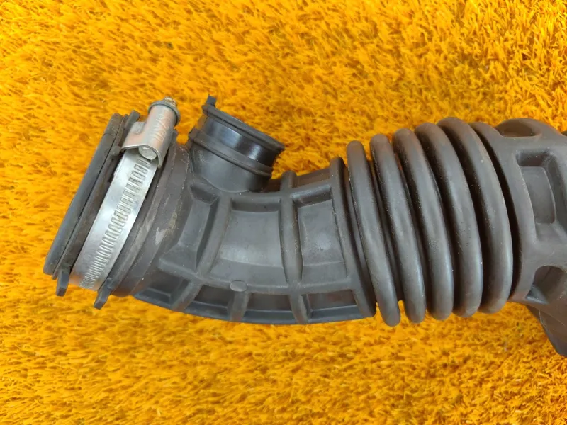 Патрубок воздушного фильтра