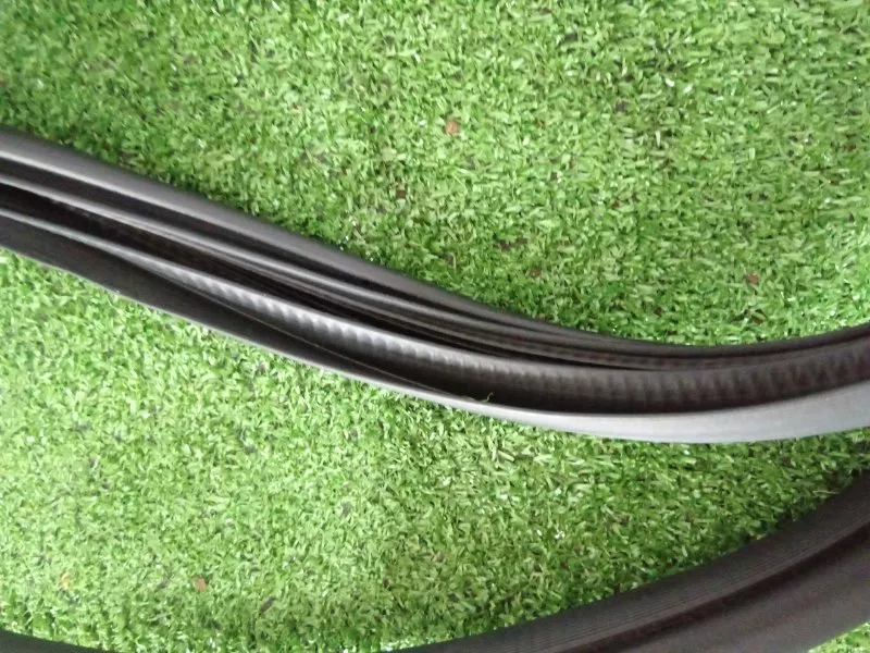 Уплотнитель проема двери