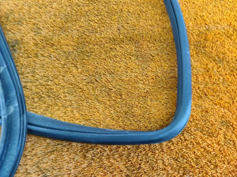 Уплотнитель проема двери