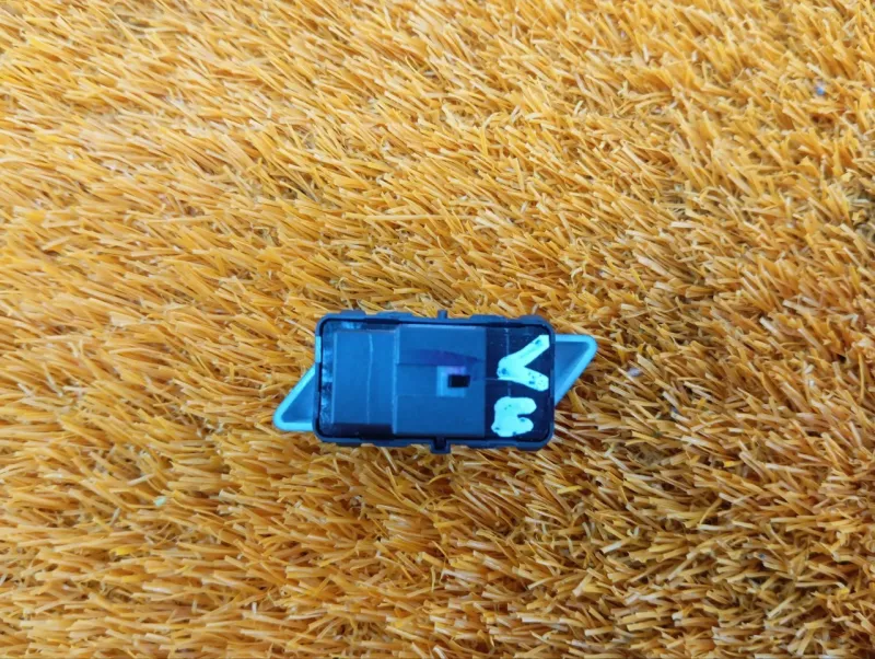 Кнопка центрального замка