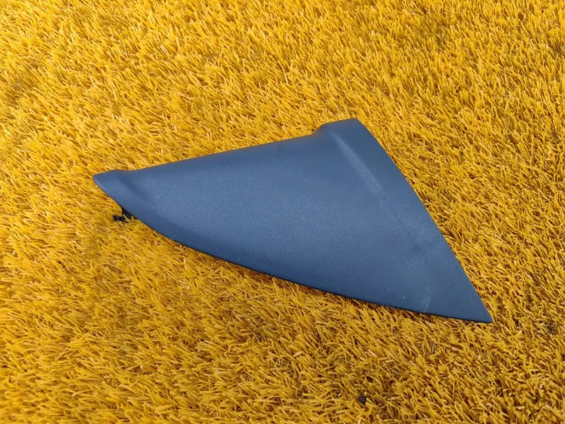 Уголок двери