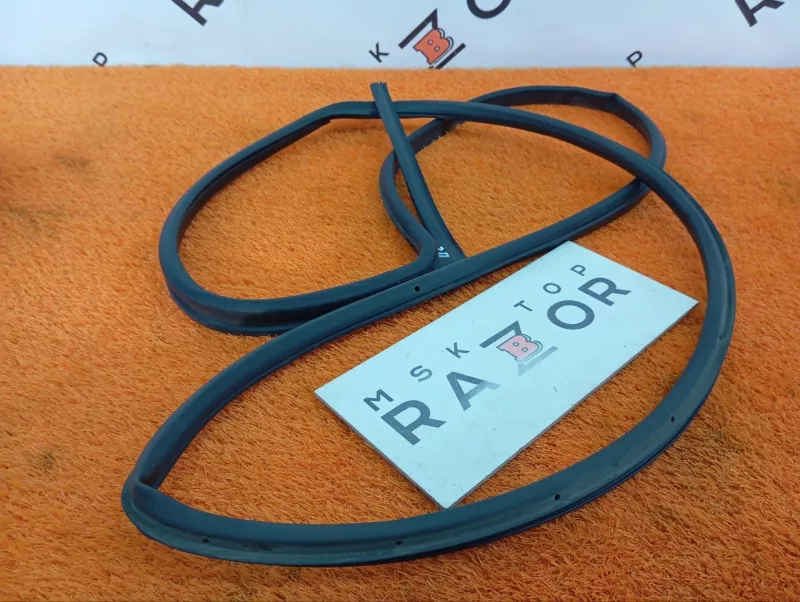 Уплотнитель двери