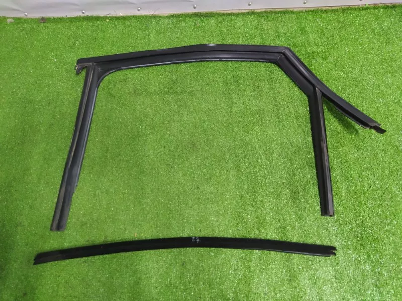 Уплотнитель стекла двери