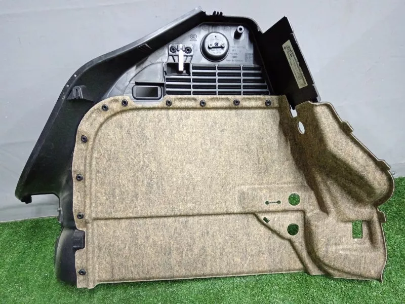 Обшивка багажника