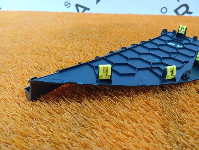 Накладка на торпедо